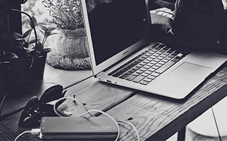 imToken钱包官网地址：用户资产自管的第一道门与生态入口